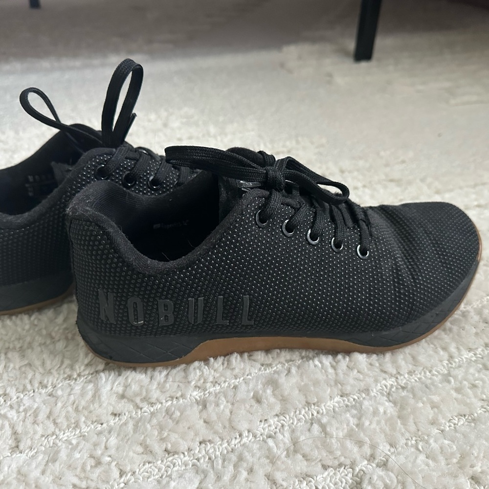 NOBULL Black Athletic Shoes Sleek Minimalist Design